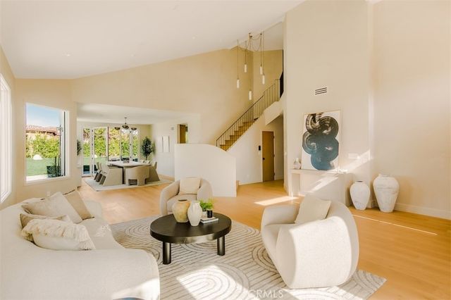 4016 San Remo Way, Tarzana, CA 91356