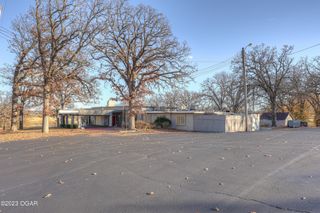 988 S Country Club Road, Carthage, MO 64836