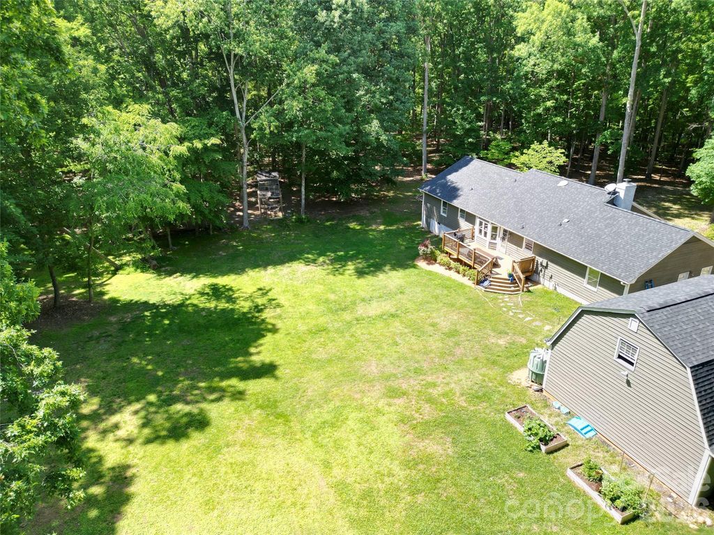 9309 N Pine Hill Lane, Charlotte, NC 28215