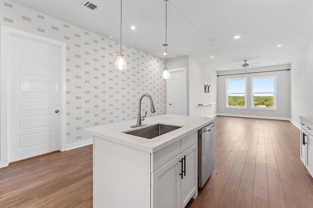 4507 E Martin Luther King Jr BLVD 133, Austin, TX 78721