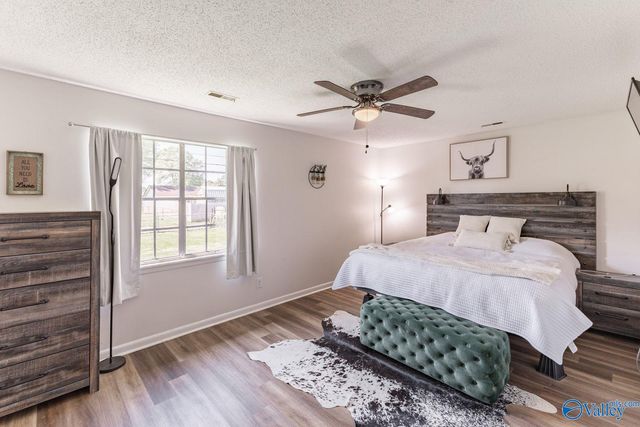 1609 SW Thomas Drive, Decatur, AL 35601