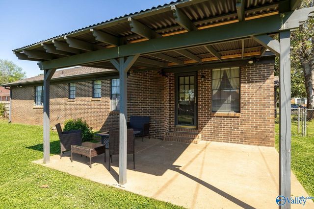 1609 SW Thomas Drive, Decatur, AL 35601