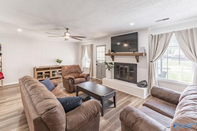1609 SW Thomas Drive, Decatur, AL 35601