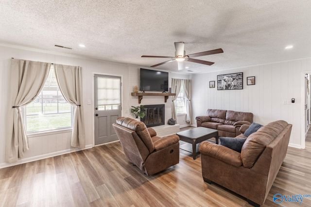 1609 SW Thomas Drive, Decatur, AL 35601