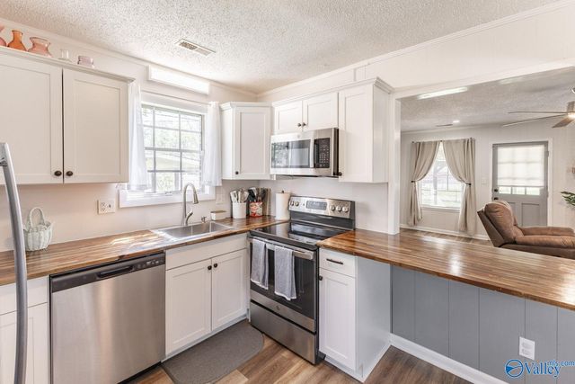 1609 SW Thomas Drive, Decatur, AL 35601