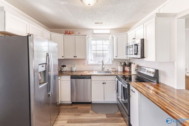 1609 SW Thomas Drive, Decatur, AL 35601