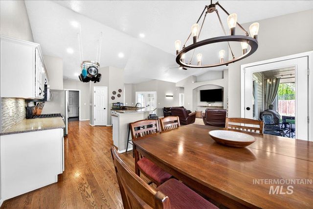 2180 E Dworshak Ct, Meridian, ID 83642