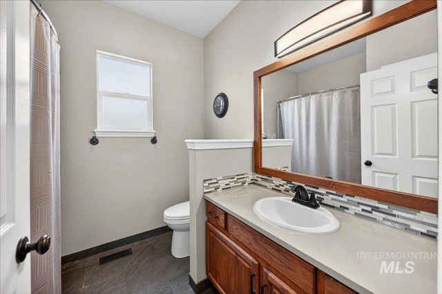 2180 E Dworshak Ct, Meridian, ID 83642