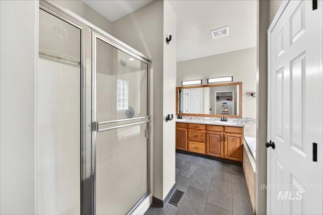 2180 E Dworshak Ct, Meridian, ID 83642