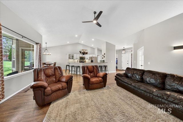 2180 E Dworshak Ct, Meridian, ID 83642