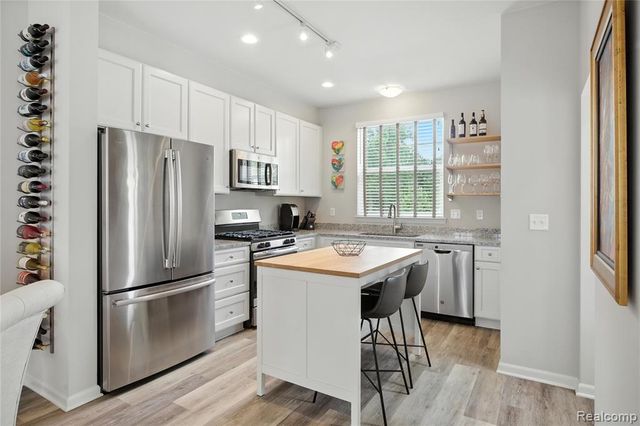 3317 Parkways Boulevard, Auburn Hills, MI 48326