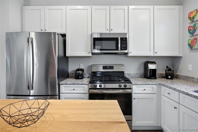 3317 Parkways Boulevard, Auburn Hills, MI 48326