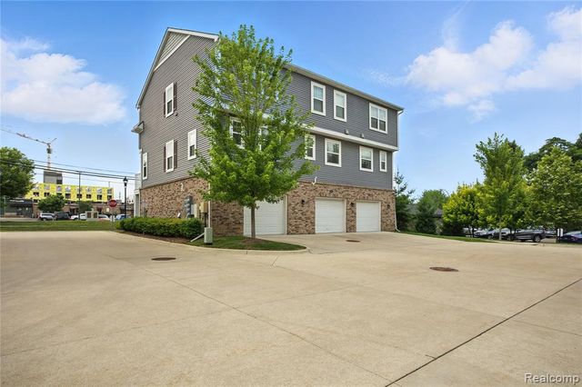 3317 Parkways Boulevard, Auburn Hills, MI 48326