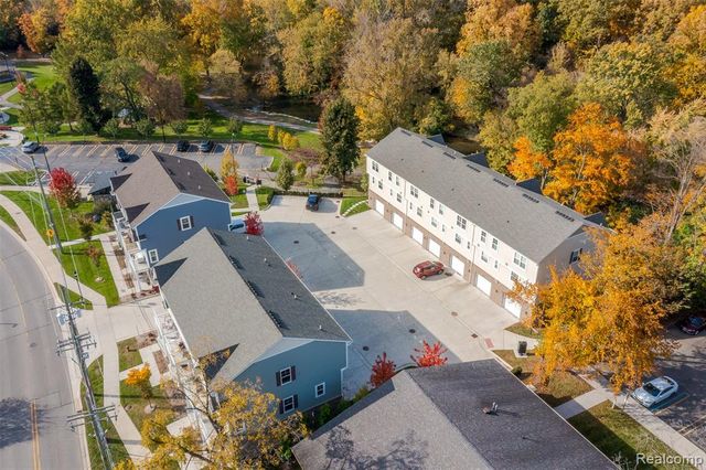 3317 Parkways Boulevard, Auburn Hills, MI 48326