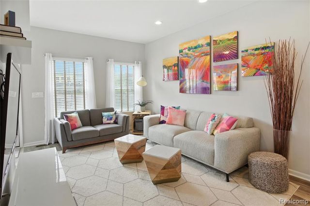 3317 Parkways Boulevard, Auburn Hills, MI 48326