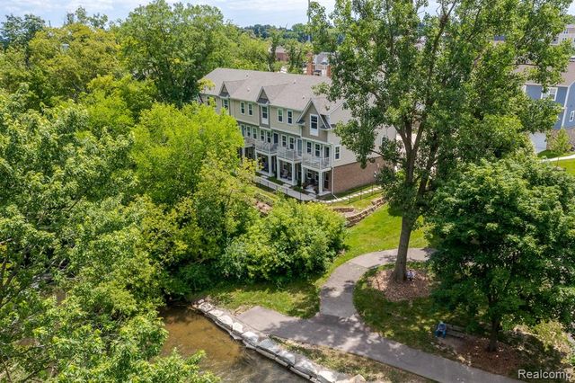 3317 Parkways Boulevard, Auburn Hills, MI 48326