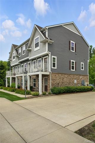 3317 Parkways Boulevard, Auburn Hills, MI 48326