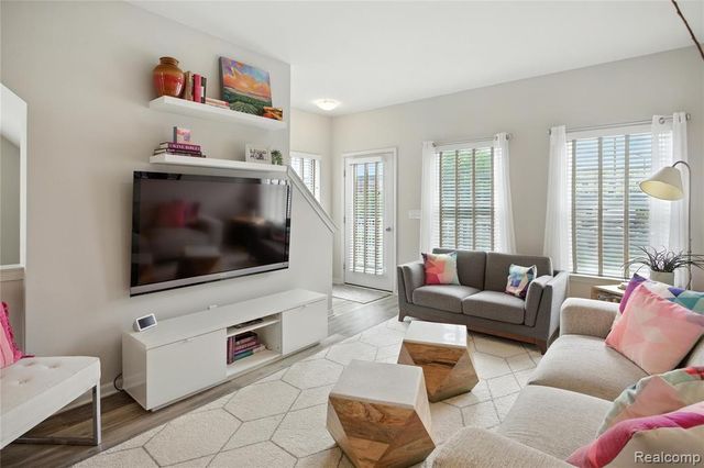 3317 Parkways Boulevard, Auburn Hills, MI 48326