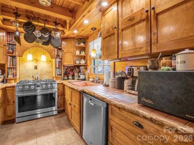 256 Bear Branch Road, Hendersonville, NC 28792