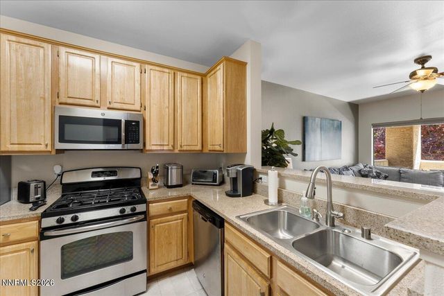 900 S South Meadows Parkway APT 2122, Reno, NV 89521