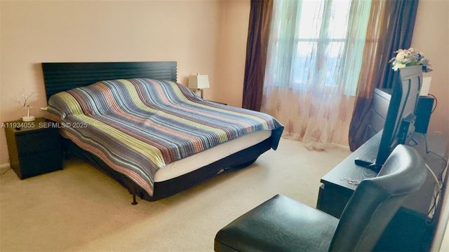 427 Golden Isles Dr 8A, Hallandale Beach, FL 33009