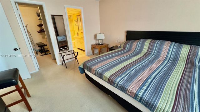 427 Golden Isles Dr 8A, Hallandale Beach, FL 33009