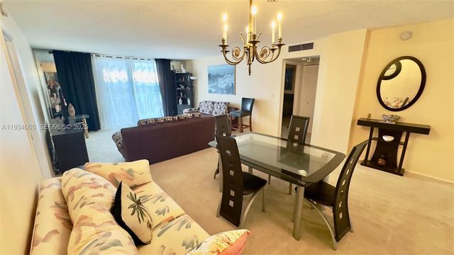 427 Golden Isles Dr 8A, Hallandale Beach, FL 33009