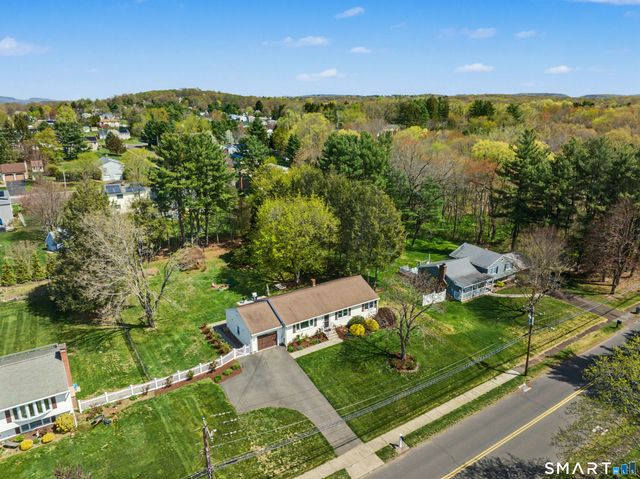 55 Surrey Drive, North Haven, CT 06473