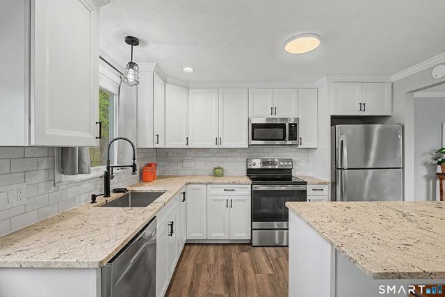 55 Surrey Drive, North Haven, CT 06473