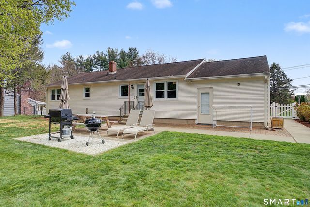 55 Surrey Drive, North Haven, CT 06473