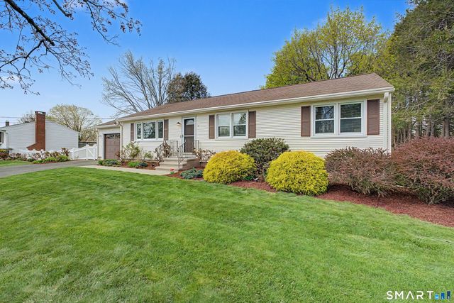 55 Surrey Drive, North Haven, CT 06473