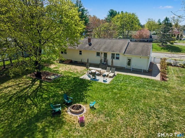 55 Surrey Drive, North Haven, CT 06473