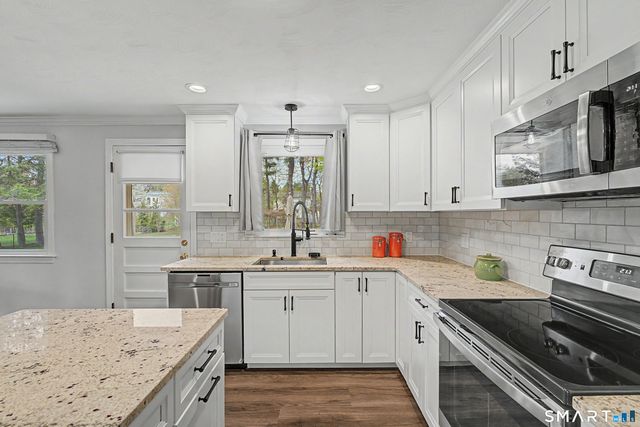 55 Surrey Drive, North Haven, CT 06473