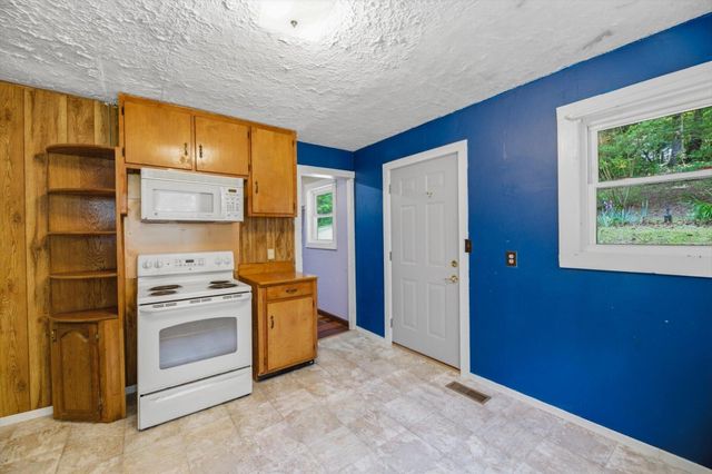452 County Road 213, Athens, TN 37303