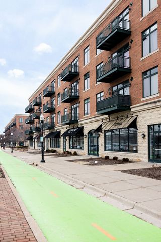 160 S River Street 211, Aurora, IL 60506