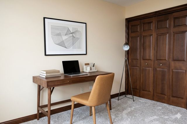 160 S River Street 211, Aurora, IL 60506