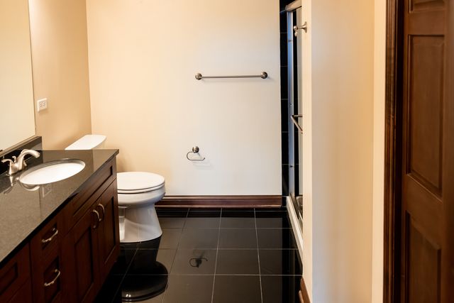 160 S River Street 211, Aurora, IL 60506