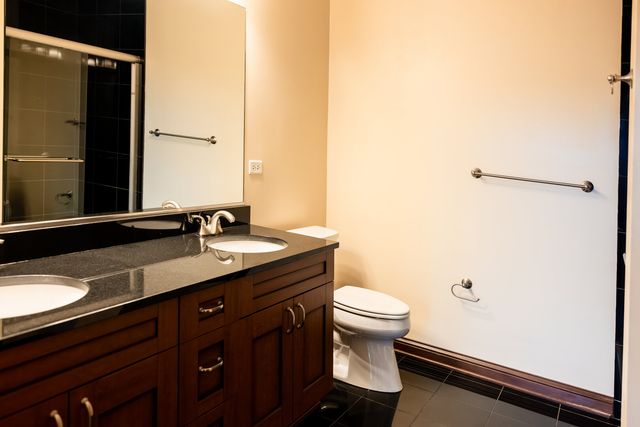 160 S River Street 211, Aurora, IL 60506