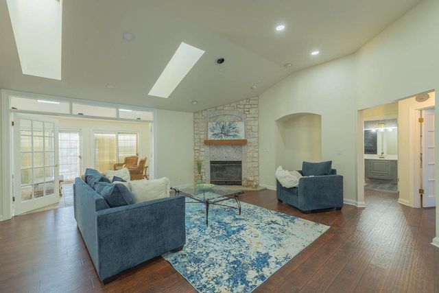 8530 W Woodfield COURT, Franklin, WI 53132