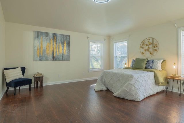 8530 W Woodfield COURT, Franklin, WI 53132