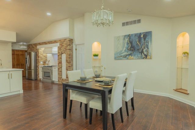 8530 W Woodfield COURT, Franklin, WI 53132