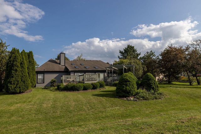 8530 W Woodfield COURT, Franklin, WI 53132