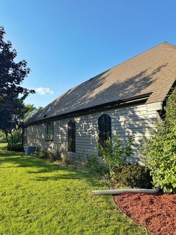 8530 W Woodfield COURT, Franklin, WI 53132