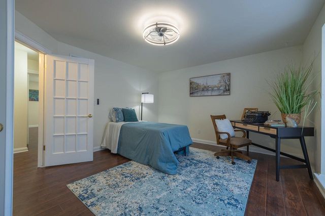 8530 W Woodfield COURT, Franklin, WI 53132