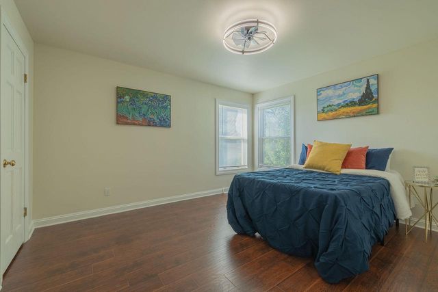 8530 W Woodfield COURT, Franklin, WI 53132