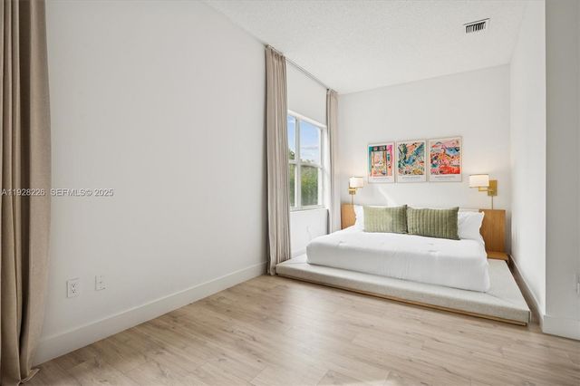 15694 NW 12th Ct, Pembroke Pines, FL 33028