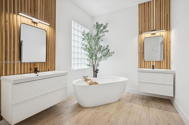 15694 NW 12th Ct, Pembroke Pines, FL 33028