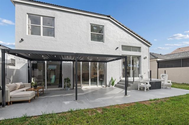 15694 NW 12th Ct, Pembroke Pines, FL 33028