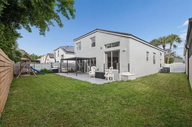 15694 NW 12th Ct, Pembroke Pines, FL 33028