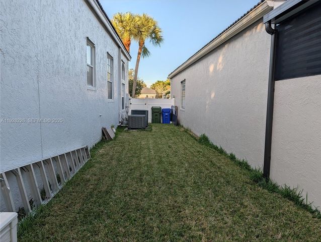 15694 NW 12th Ct, Pembroke Pines, FL 33028